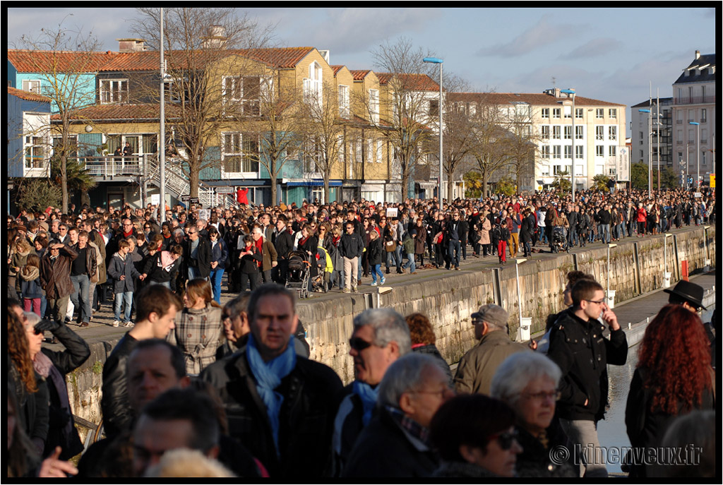 kinenveux_19_LaFranceDebout.jpg - Marche Républicaine Nationale – La Rochelle 11 Janvier 2015